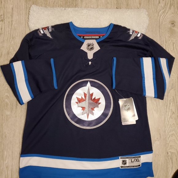 BNWT Youth XL official Winnipeg Jets Jersey - Picture 1 of 8